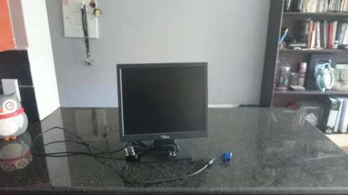 Fujitsu Computer Screen **almost Square 17"**